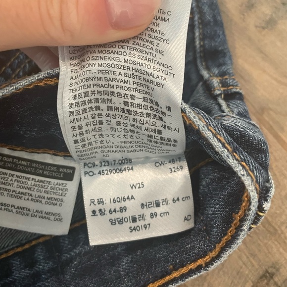 Levi denim shorts - Picture 3 of 3